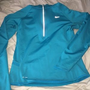 Dri- fit Nike Thermal Quarter Zip!